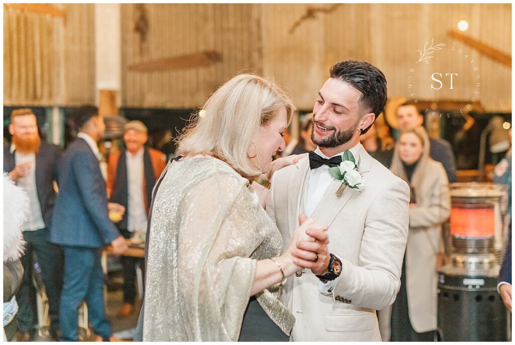 Blue mountains wedding mum and son dance