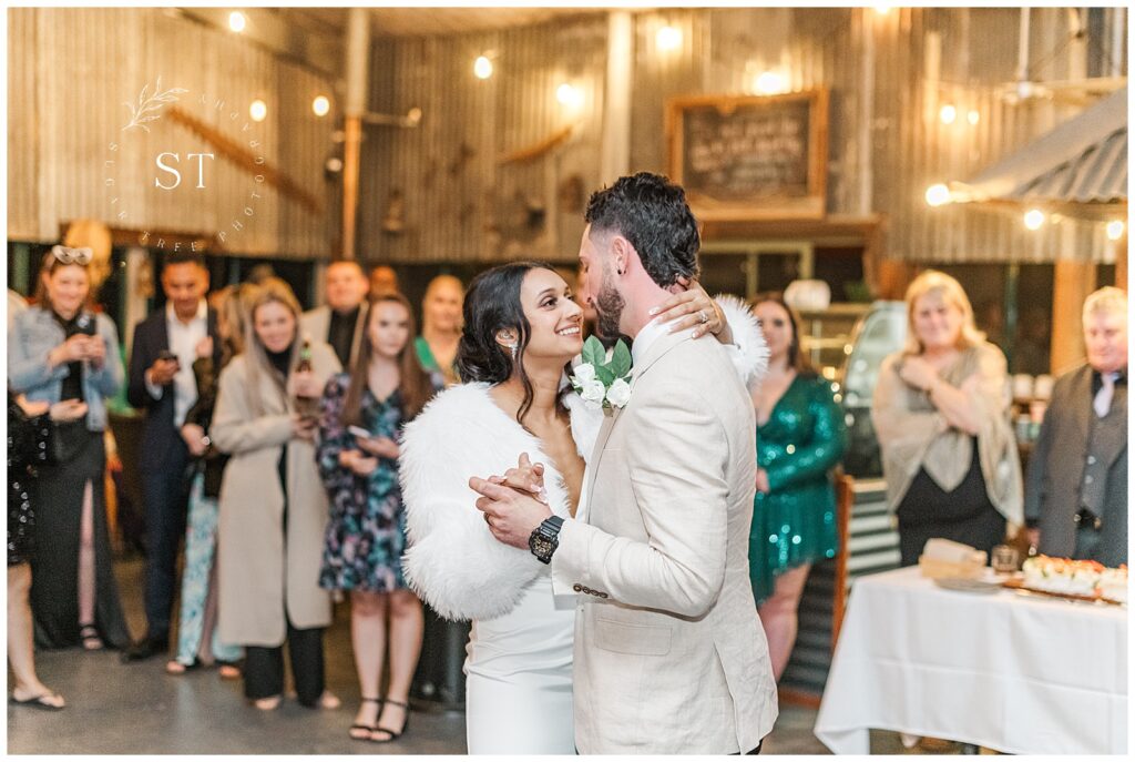 Blue mountains wedding first dance